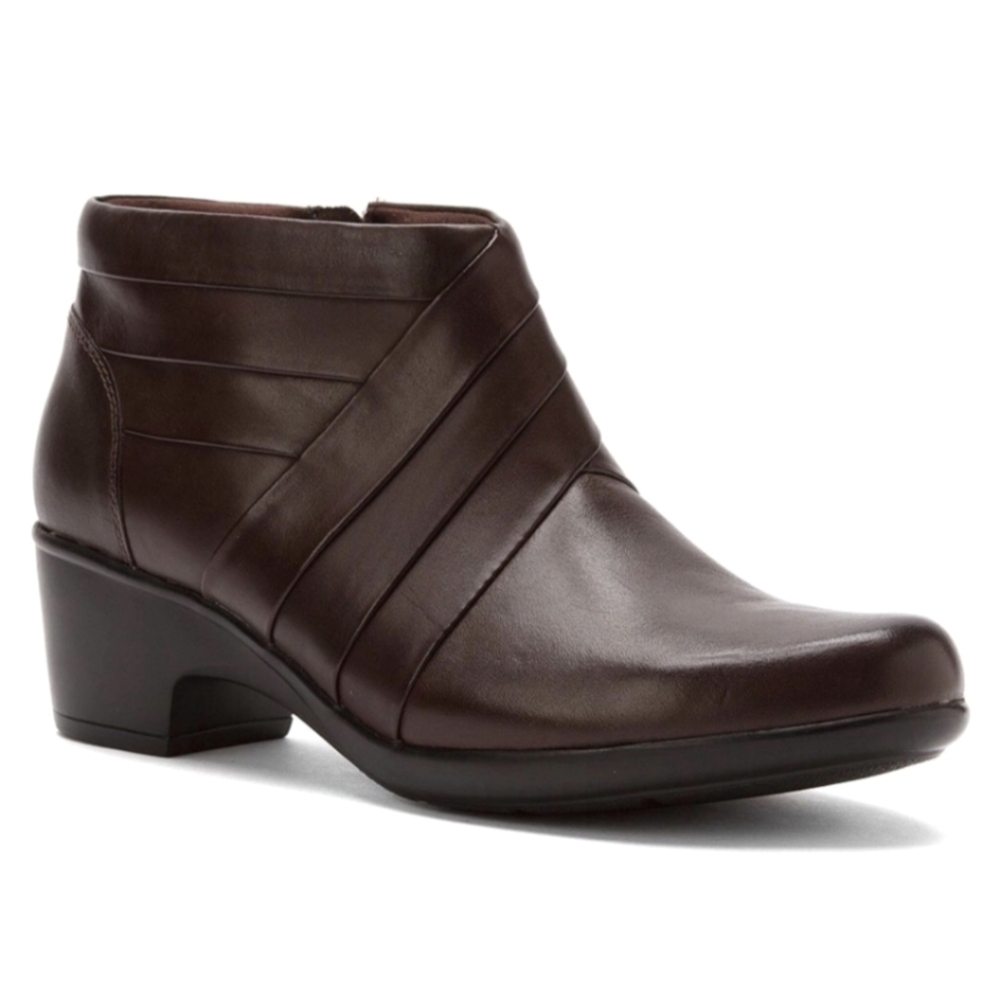 Clarks Malia Hue Modern Minimalist Brown Leather Comfort Bootie 8.5M